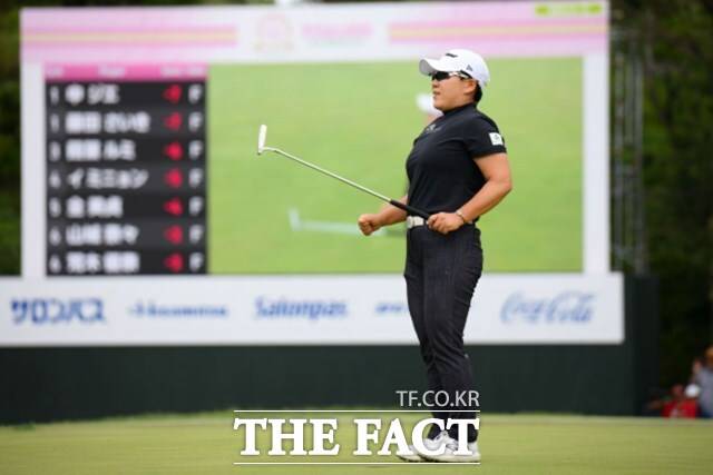 일본여자프로골프(JLPGA) 투어 메이저대회 월드 레이디스 챔피언십 살롱파스컵에서 우승한 신지애(37)./JLPGA