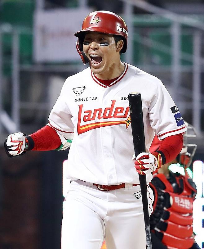 ▲ 더블헤더 2경기를 싹쓸이하며 기분 좋게 일주일을 마무리한 SSG ⓒSSG랜더스