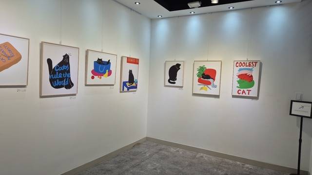 찹스타 작가의 「Cat is always right!」는 고양이가 특별하다는 것을 강조하려는 것이 아니라, 다른 고양이뿐만 아니라 다른 동물들도 우리와 함께 살아가는 소중한 이웃이라는 메시지를 전한다. 금민아 인턴