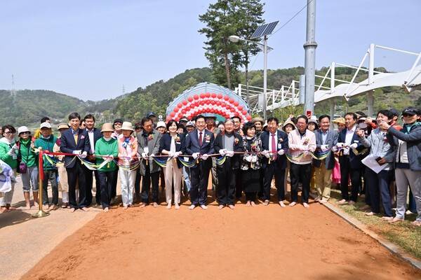 맨발걷기 활성화 출정식(사진제공=양평군청)