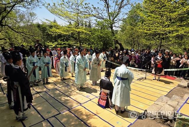 ▲ 강릉단오제 지정문화재 행사인 ‘대관령산신제 및 국사성황제’가 12일 대관령산신당과 대관령국사성황사에서 봉행됐다. 황선우 기자