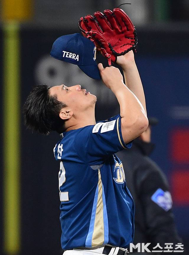 현재 휴식 및 물리 치료를 받고 있는 이용찬. 사진=김영구 기자