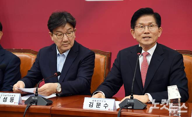 국민의힘 김문수 대선후보가 11일 오후 국회에서 열린 중앙선거대책위원회 회의에 참석해 발언하고 있다. 황진환 기자