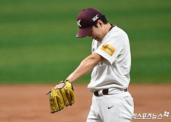 키움 투수 김윤하는 12일 1군 엔트리에서 빠졌다. 그는 최근 부진한 투구를 보여 재조정 차원에서 퓨처스리그로 향했다. 엑스포츠뉴스 DB