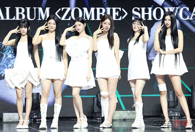 다섯 번째 싱글 앨범 '좀비(ZOMBIE)' 발매 기념 미디어 쇼케이스에 참석한 그룹 에버글로우(EVERGLOW). ⓒ이혜영 기자 lhy@hankooki.com