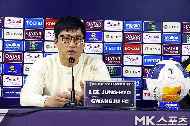 광주 FC 이정효 감독. 사진=이근승 기자