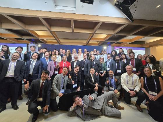 미국 뉴욕에서 12~14일(현지시간) 개최 중인 '엑스프라이즈 헬스스팬'(XPRIZE Healthspan) 대회 참가자들이 기념촬영을 하고 있다. /사진=지아이이노베이션