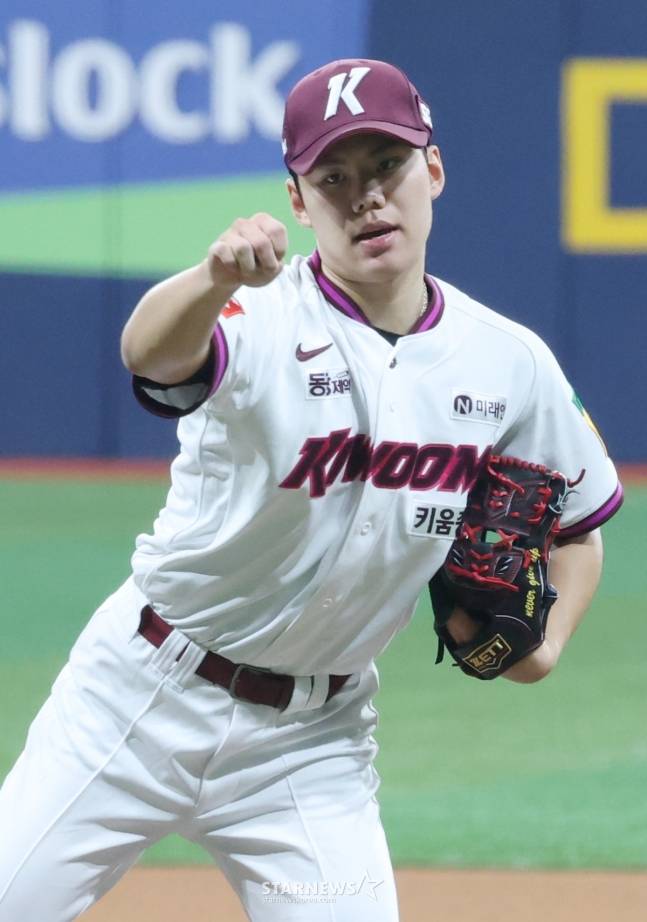 키움 김윤하. /사진=김진경 대기자