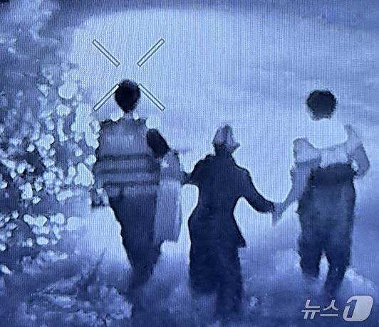 구조활동(인천해양경찰서 제공.재판매 및 DB금지)