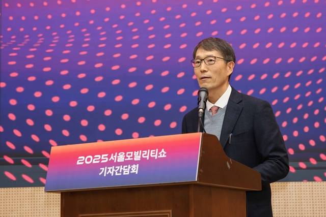 한국자동차모빌리티산업협회(KAMA)는 한국자동차산업협동조합(KAICA)과 14일 서울 서초구 JW메리어트호텔에서 '제22회 자동차의 날' 기념식을 열고 자동차산업 발전에 기여한 유공자 34명에 포상했다고 밝혔다. 강남훈 KAMA 회장. /더팩트 DB