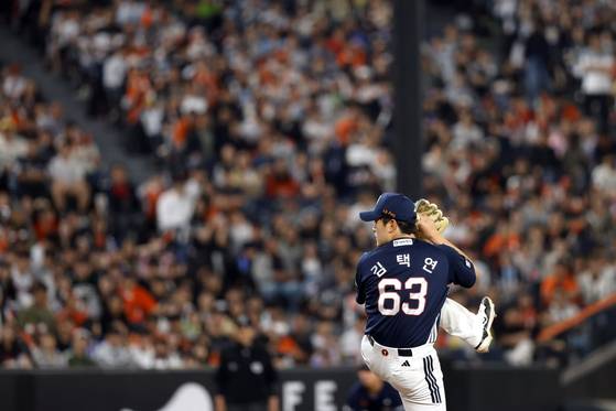 13일 대전 한화전에서 역투하는 김택연. 사진 두산 베어스
