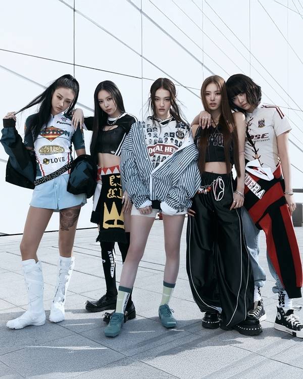 그룹 MEOVV(수인, 가원, 안나, 나린, 엘라)가 챌린지 열풍을 주도하고 있다.