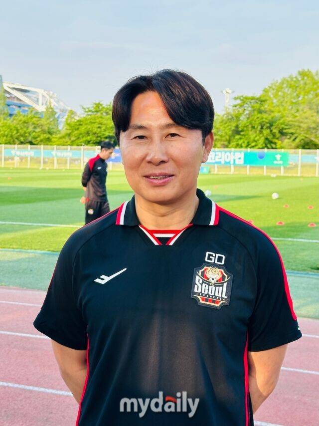 14일 대전월드컵 보조경기장에서 FC서울과 대전코레일의 '2025 하나은행 코리아컵' 경기를 앞두고 취재진과 만난 김기동 감독/최병진 기자