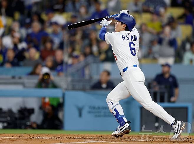 LA 다저스 김혜성이 15일(한국시간) 열린 2025 메이저리그 애슬레틱스와 홈 경기에서 5회말 1점 홈런을 터뜨렸다. 이 한 방은 김혜성의 메이저리그 첫 홈런이다. ⓒ AFP=뉴스1