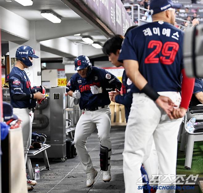 민망했던 손호영의 무관심 세리머니 대처법은?