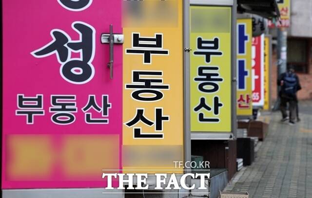 금융당국에 따르면 오는 7월 3단계 스트레스 DSR 시행을 앞두고, 이달 중 시행방안을 공개할 방침이다. 수도권과 비수도권 간 차이를 둘 것으로 보인다. /뉴시스