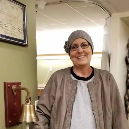 미국 콜로라도주에 있는 집 외부에서 날아온 총알을 맞고 사망한 제니퍼 제임스. 온라인 모금 사이트 ‘고 펀드 미’ 캡처