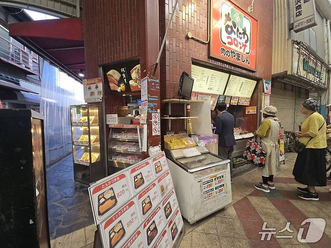 세카이 호텔과 협력하고 있는 75년째 영업 중인 정육점 2025.05.15 ⓒ 뉴스1 김승준 기자