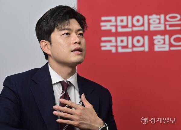 국민의힘 김용태 비상대책위원장이 16일 경기일보와 인터뷰를 하고 있다. 조주현기자