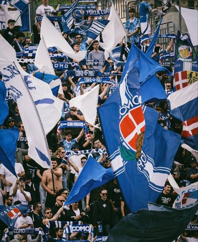 코모1907 팬들. /사진=코모1907 SNS