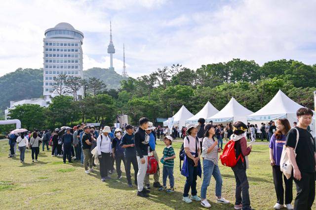 제491회 한국일보 거북이마라톤 '굿피플 발달장애인 인식개선을 위한 거북이마라톤'이 열리는 17일 오전 서울 중구 남산 백범광장에서 행사가 열리고 있다. 최주연 기자