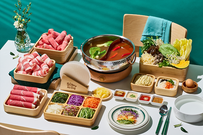 Shabu All Day, a shabu-shabu-themed buffet chain, opened over 100 locations across Korea since the brand launched in 2023, fueled by the buffet boom and rising interest in healthy eating. (Shabu All Day)