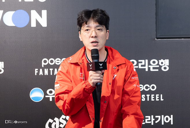 T1 '꼬마' 김정균 감독