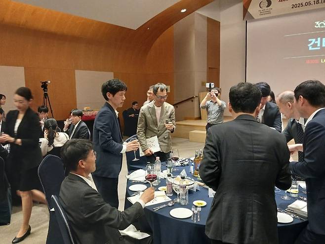 '신산' 이창호 9단이 건배를 제창하고 있다.(사진 MHN 엄민용 선임기자)