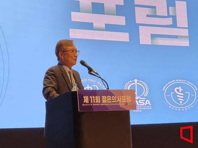 최재형 전 감사원장이 17일 서울 강남구 코엑스에서 열린 '2025 젊은의사포럼'에서 발언하고 있다. 최태원 기자