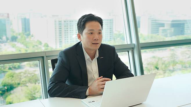 김태현 한국투자신탁운용 글로벌대체투자2부 부서장이 지난 12일 서울 여의도 한국경제인협회 빌딩에 있는 한투운용 본사에서 조선비즈와 인터뷰했다. 그는 "공모형 헤지펀드는 증시 변동성이 큰 시기 유효한 투자 전략"이라며 수익률 중심의 재간접 펀드를 선보였다./한국투자신탁운용