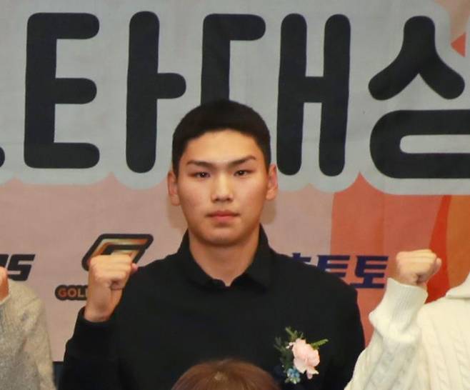 18일 텍사스 레인저스 구단이 계약을 공식 발표한 광주제일고 김성준. 사진은 지난해 11월 열린 2024 퓨처스 스타대상 시상식에 참석한 그의 모습. 스타뉴스 제공