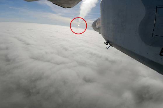 북한은 15일 공군비행대들의 반항공전투 및 공습훈련을 실시했다. 뉴스1