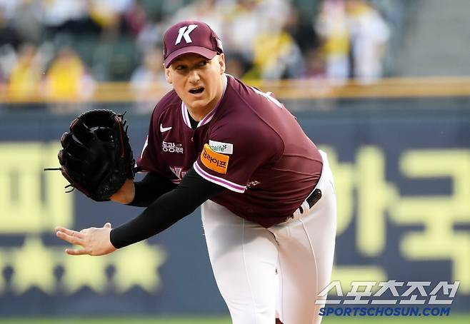 14일 잠실구장에서 열린 LG 트윈스와 키움 히어로즈의 경기. 키움 로젠버그가 역투하고 있다. 잠실=박재만 기자 pjm@sportschosun.com/2025.05.14/