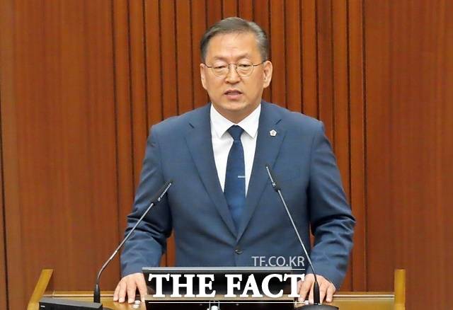 유인호 세종시의원이 20일 열린 제98회 정례회 제1차 본회의 5분 자유발언을 하고 있다. /김형중 기자