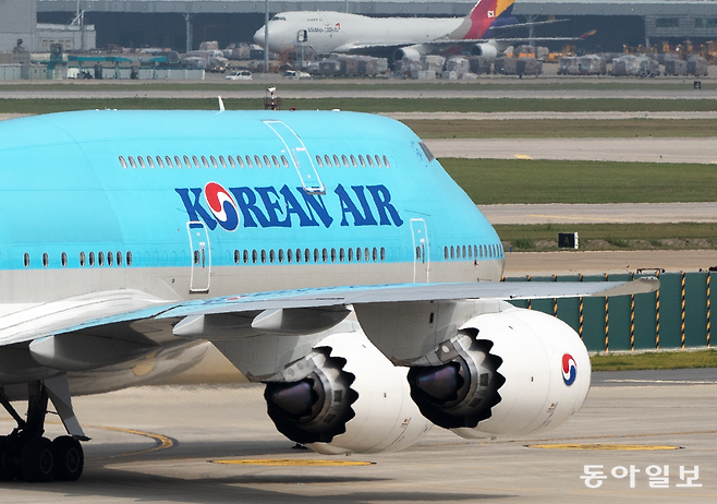 보잉 747-8 엔진에 장착된 톱날 모양 ‘셰브론 노즐’. 동아일보DB