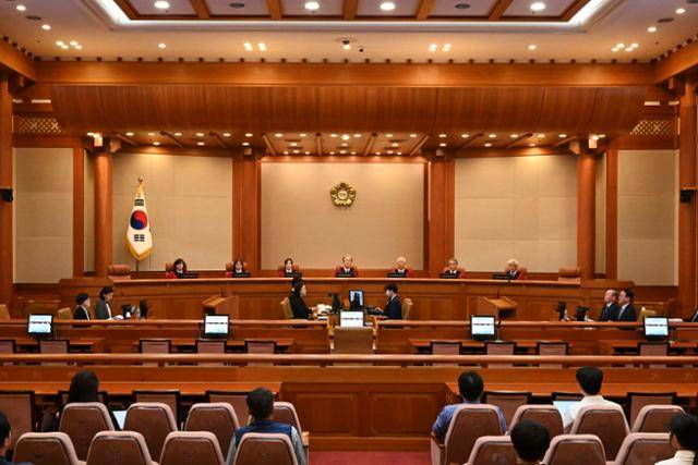 헌법재판관들이 20일 서울 종로구 헌법재판소에서 열린 손준성 검사장 탄핵심판 2차 변론기일을 진행하기 위해 자리에 앉아 있다. 강예진 기자