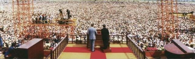 73년 5월 30일 서울 여의도광장에서 열린 빌리 그래함 전도대회 모습. 국민일보DB