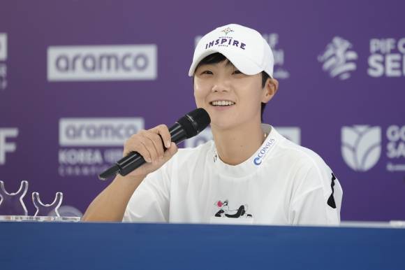 답변하는 박성현 - 답변하는 박성현 (고양=연합뉴스) 임병식 기자 = 8일 오전 경기도 고양시 뉴코리아 컨트리클럽에서 열린 2025 레이디스 유러피언투어(LET) 아람코 챔피언십 기자회견에서 박성현이 취재진 질문에 답하고 있다. 2025.5.8 andphotodo@yna.co.kr (끝) <저작권자(c) 연합뉴스, 무단 전재-재배포, AI 학습 및 활용 금지>