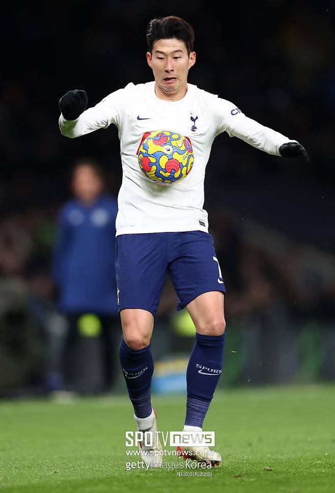 ▲ 2015년 여름 토트넘 입성 후 우승이라는 도장을 찍고 싶었지만, 늘 운이 따르지 않았다. 2018-19 챔피언스리그 결승까지 견인했지만, 리버풀에 0-2로 허무하게 패하며 통한의 눈물을 쏟았던 손흥민이다.