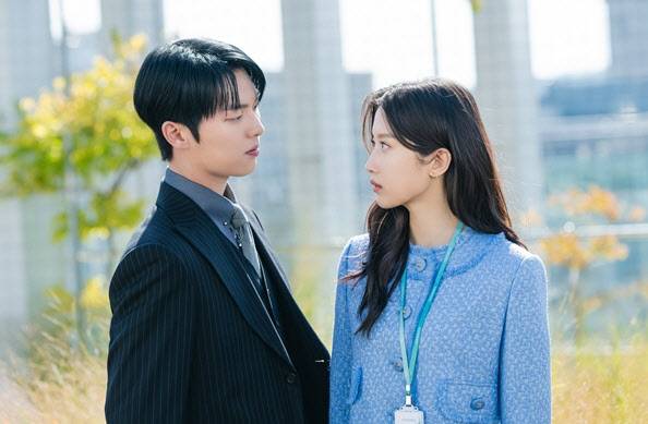 드라마 ‘그놈은 흑염룡’의 한 장면.(사진=tvN)