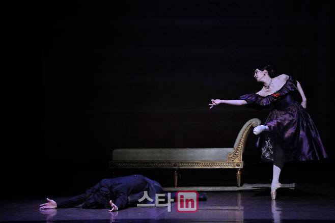 국립발레단 ‘카멜리아 레이디’의 한 장면.(사진=국립발레단)
