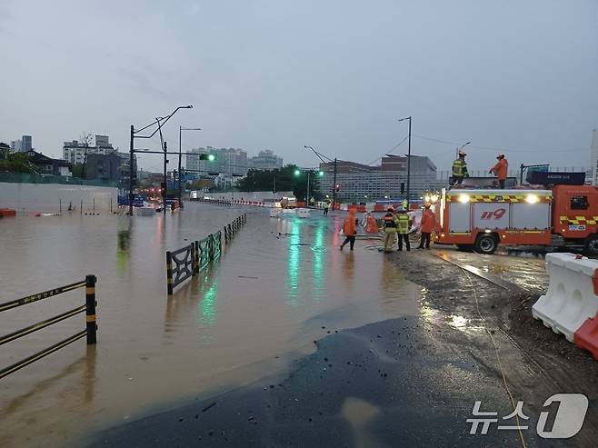 부천시 괴안동 침수현장(부천소방서 제공. 재판매 및 DB 금지) / 뉴스1