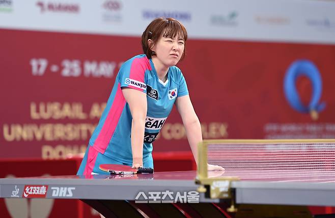 서효원이 20일 카타르 도하 카타르대학교 스포츠 컴플렉스에서 열린 2025 국제탁구연맹(ITTF) 세계선수권대회 여자단식 32강 크로아티아 레아 라코바츠와 경기에서 실점 후 아쉬워하고 있다. 2025. 5. 20. 도하(카타르) | 최승섭기자 thunder@sportsseoul.com