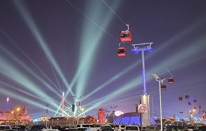 나즈드 빌리지의 밤