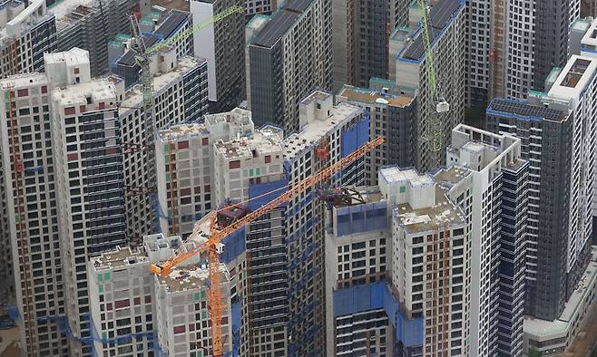 서울 송파구의 한 아파트 건설 현장. 연합뉴스