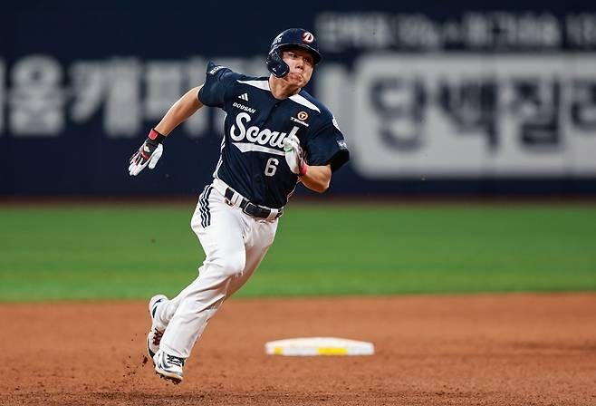 ▲ 최근 타격감이 좋은 오명진은 21일 잠실 SSG전에 선발 3번 타자로 출전한다 ⓒ 두산 베어스