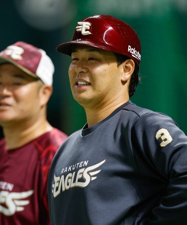 아사무라. /사진=라쿠텐 골든이글스 공식 SNS