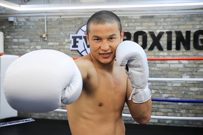 세계 챔피언을 향한 '펀치' (서울=연합뉴스) 류효림 기자 = WBA 아시아 챔피언 최시로가 20일 서울 강남구 FW1 복싱클럽에서 연합뉴스와 인터뷰 뒤 훈련하고 있다. 2025.5.20
ryousanta@yna.co.kr