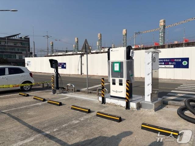 지상 이전된 전기차 충전시설.(속초시 제공, 재판매 및 DB 금지) 2025.5.22/뉴스1