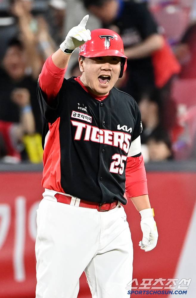 22일 수원KT위즈파크에서 열린 KIA와 KT의 경기, 5회초 1사 만루 KIA 이우성이 2타점 적시타를 치고 환호하고 있다. 수원=허상욱 기자wook@sportschosun.com/2025.05.22/